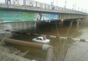 Пусть мама услышит, пусть мама придёт...