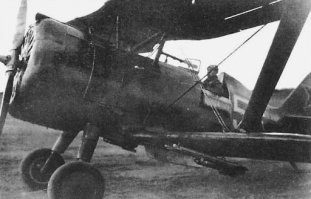 20 августа 1939 года на Халхин-Голе ВВС СССР впервые были применены реактивные снаряды РС-82. 
Принцип аналогичен с Катюшей, разница в размерах.

.