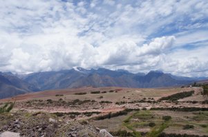 А что, кроме России и Турции других стран нет? И одно другому не мешает...
Для примера Южная Америка, Перу (на последнем фото старые соляные шахты)