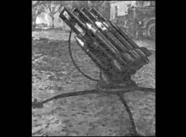 На фото: 
1.Установка БМ-8-36 на шасси ЗиС-6
2. Установка БМ-8-24 на шасси танка Т-26
3. Установки БМ-8-72 на Параде Победы на Красной площади в Москве.
Все они предназначены для ракет М-8, аналогичных авиационным РС-82. Ставили их на всём, что ездит, и всём, что плавает (на фото 4 - торпедный катер типа Г-5).
И даже переносные установки были.