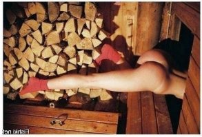 Жена забрала забытую сумочку, можно обратно