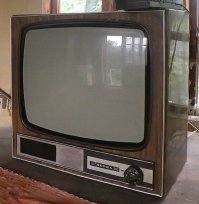 Всё верно вы говорите. В детстве был вот такой телевизор, выпуска где-то 1972 года, умножителя там и правда я не припомню.