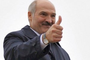 Часы Лукашенко дороже часов Обамы в 52 раза,на правой руке Александра Лукашенко надеты швейцарские часы Patek Philippe Calatrava 5120j, которые стоят почти 17 тысяч долларов или 11 тысяч евро. У Обамы часы Jorg Gray 6500 Chronograph (на сайте так и указано, что это президентская часовая компания) за... 325 долларов.