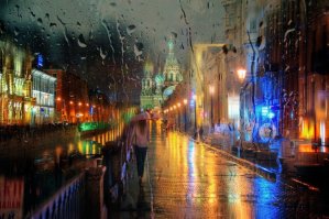 Вглядитесь в капли.Фильтр-один и тот же(на последней-развернутый).Фотошоп.Просто п"здец какой "потрясающий" фотограф...Школьник справится.