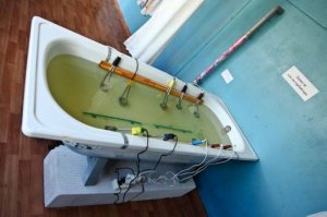 Судя по размеру, кипятильники минимум 1,5 кВт каждый, их 10... 
Ни одна внутридомовая сеть нагрузки в 15 кВт не выдержит!!!!