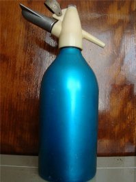 Правду говорил. С той же целью водку гоняли через обычный бытовой сифон.