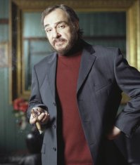 Джон Рис-Дэвис в середине 3-го сезона Sliders, потому что к этому времени сериал уже начал скатываться в убогий экшн и сраное говно.