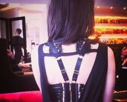 Тут автор не прав. Очень даже светит!