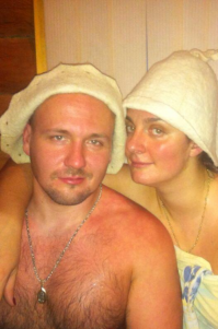 Я чего то непонял, а как железяки в бане не жгут? Может они просто с бодуна?