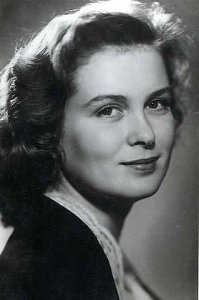 Изольда Васильевна Извицкая (1932—1971) — советская киноактриса.