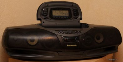 а этот красавец до сих пор исправно будит по утрам.жаль только,что таймер по дням недели не выставляется,иногда забываю на выходные отключать,жена бубнит)