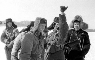 Китаец еще не догадывается, что послан в далекое эротическое путешествие вместе со всей своей группой, командирами и Китаем заодно.
