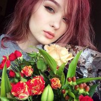 А чем докажите что без грима ?