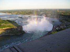 Вид на водопад со Skylon Tower (первая - вид на американскую часть, вторая - вид на канадскую, третья - вечерний вид на канадскую и последняя - с той-же Skylon вид на заходящее солнце)
