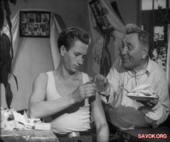 Получу кучу минусов, но "Иван Бровкин" намного слабее "Максима Перепелицы", у которого был украден сценарий. Оба фильма вышли в 1955, причём "Бровкин" чуть раньше. Кстати именно в "Перепелице" впервые был показан широкому зрителю автомат Калашникова, недавно принятый на вооружение.