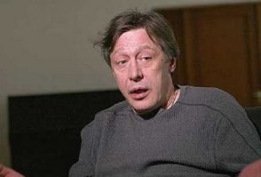 Михаил Ефремов - алкоголизм. Неоднократно срывал съемки из-за обильного возлияния
