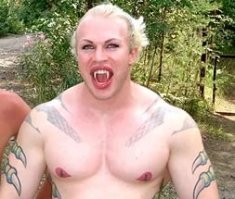 Чет мне сразу этот тип перед глазами.