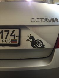 неистово плюсую - искатал октавию тур 1.6 мех (элеганс), сейчас уже 2.5года на А7 1.4 турбо механика (то же элеганс). ничего не доделывали после покупки. одна замена по гарантии клапана кондиционера, но и то, это из-за того, что я люблю докопаться. масло не жрала вообще ни разу и ни сколько (кастрол), а ездить я люблю "всегда газ в пол". комфортная, быстрая, экономичная, дешёвая в обслуживании (с моими фильтрами ТО 45000км - 8000р за всё). никаким автоворам совершенно неинтересная! на дороге 1.4л уделывает 70% стоковых машин. даже премиальные брэнды нервно курят в сторонке.