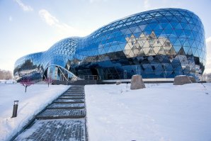 Во Владимирской области запущен крупнейший в России завод иммунобиологических препаратов 
Орловский завод «Санофи» начал выпуск инсулина последнего поколения
В Новосибирске начал работу новый высокотехнологичный центр биотехнологий
и еще много интересного связанного с современной фармацевтикой в России