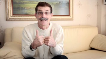 Борис вас тоже приветствует, и Жора Делиев тоже, только Жора уже ушёл(. Занятые люди.