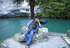 Вот  тоже Голубое озеро (Абхазия).