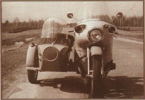 Вообще-то, уважаемый, подобный мотоцикл в своё время был разработан и выпущен малой серией для нужд МВД. Урал М-100 назывался. Некоторые из них дожили до наших дней. Гугл в помощь. Только такие как Вы, Алекс, считающие, что прогрессировать не нужно, всё похерили...