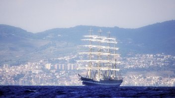 не мог побольше фоточек накидать.он же просто великолепен по своей красоте.так и быть.я сделаю это за Вас))