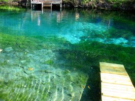 Напомнило Голубое озеро. В мире в том числе и России есть множество таких, они по сути своей схожи и прозрачны
Голубое, Казань