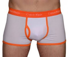 А зачем Джулия мужские трусселя одела?