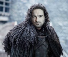 Джони Галэки из "Теории большого взрыва"