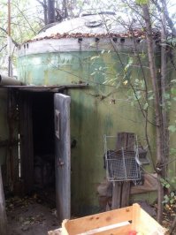 НУ пригнали тополь - ща  распилят  на хоз нужды, фигли  со списанным делать то ? Вот опять  же банька  хорошая выйдет из   верхней части