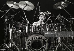 стюарт коупленд тоже неплох как ударник