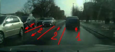 В моём городе дороги такой ширины считаются четырёхполосными - джип поворачивал не с той полосы.