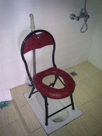 Спорное решение. А если жиже, чем обычно? Да ещё с такой высоты. Может всё вокруг пострадать.