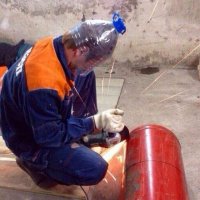 Это всё. Просто безобразие. 
Как он ваще додумался крышку закрутить! Жарко же ведь!