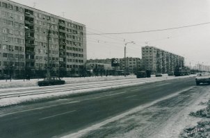 Фотка из раньшего времени, советский универсам. Город Ленинград(?), ХЗ что за улица. Не мое, с3,14зженно у конкурентов.