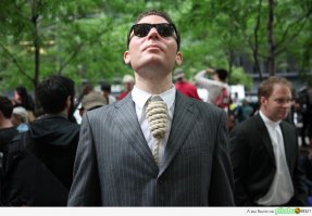 9 способов завязать галстук сногсшибательным узлом!