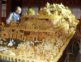 ее работы можно съесть! Громко сказано,не поразило...
Эта баба не нашего маштаба..