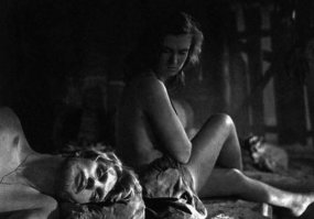 Изольда Извицкая в фильме "Сорок первый" (56й год).