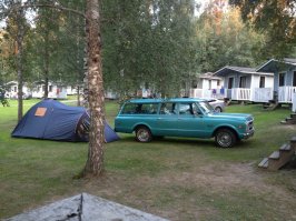 Вот такое чудо снял когда остановился на ночёвку в кемпинге в Тампере, подкатила семейка - батя с матерью в домик, сыновья в палатке. Походу приучал к спартанской жизни...