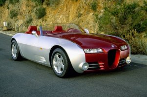 Пародия на "Бугатти" это русская "Сurara", а то что показали Вы - это индийский конструктор "ЛЕГО"