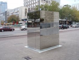 про прозрачный забыл в Лондоне!