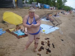 им обоим помидорку точить, а не ведро мяса