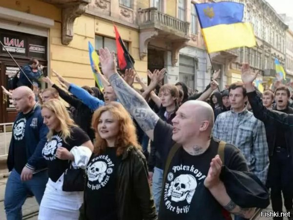 Это кстати наши фашики, если что, а не украинские
Можешь воспользоваться стандартными сервисами Гугла, чтобы найти это фото и убедиться. Как ты умудрился в такой богатой галереи фашистов Украины, выбрать русских фашиков?