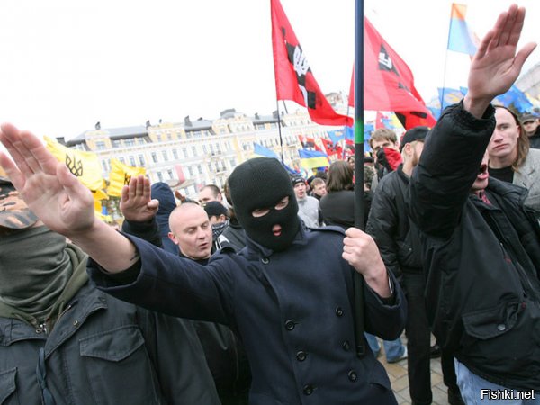 Это кстати наши фашики, если что, а не украинские
Можешь воспользоваться стандартными сервисами Гугла, чтобы найти это фото и убедиться. Как ты умудрился в такой богатой галереи фашистов Украины, выбрать русских фашиков?