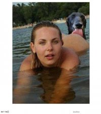 Вот что случается, когда вы просите не того человека "помочь с фотошопом"