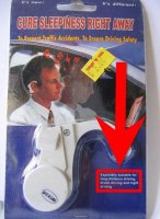 Во время блокады Ленинграда водители  подвязывали у себя за спиной щестяную банку с камешками, что бы раздражала и не давала уснуть, когда прокрадывались ночью по Дороге Жизни.