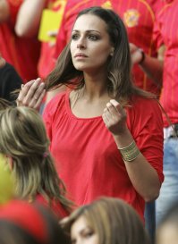 Вот почему жены запрещают мужьям ходить на футбольные стадионы