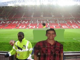 лохи они, не умеют фотошопом пользоваться. вот как надо