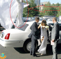 Это наверное соперница, у которой невеста отбила жениха!!!